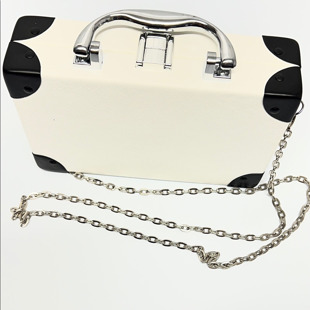 90s Party Crossbody Boombox Bag White and Black Silver Chain - Picture 3 of 5